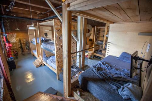 Arts District Hostel | PodShare DTLA