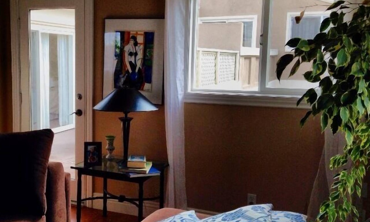 North Redondo House | Prime Location – Steps from Hermosa Beach! 3 bedrooms and 2.5 bathrooms