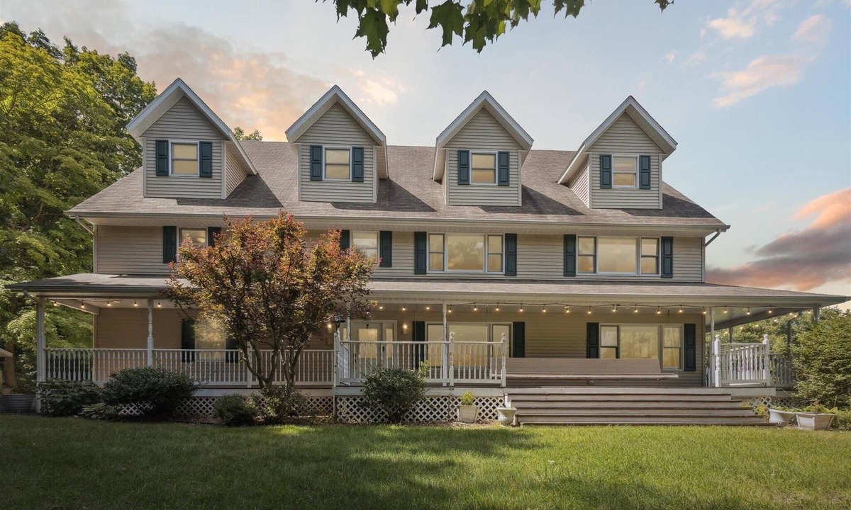 Saint Marys  Saint Joseph County House | Private 12 bedroom home with pool and pickleball!
