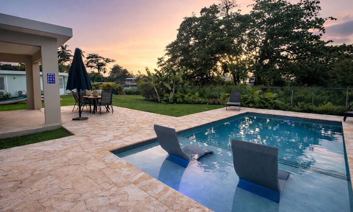 Guaniquilla House | Private beach house, steps from beach, pool, fully stocked kitchen