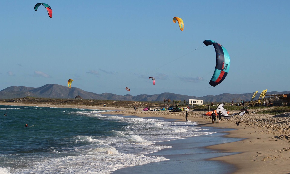 La Ventana House | Private Beach house oasis. Walk on waterfront. Kiting paradise at your door.