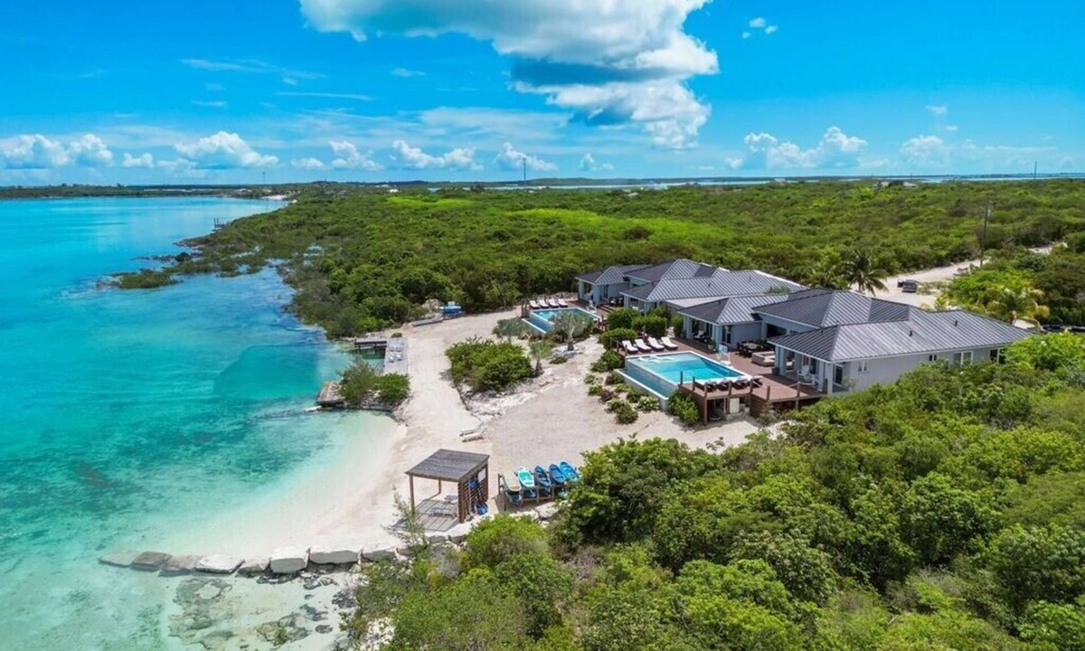 Hartswell Villa | Private Beachfront Luxury Villas with Dock & Heated Pools – Perfect for 20 Guests