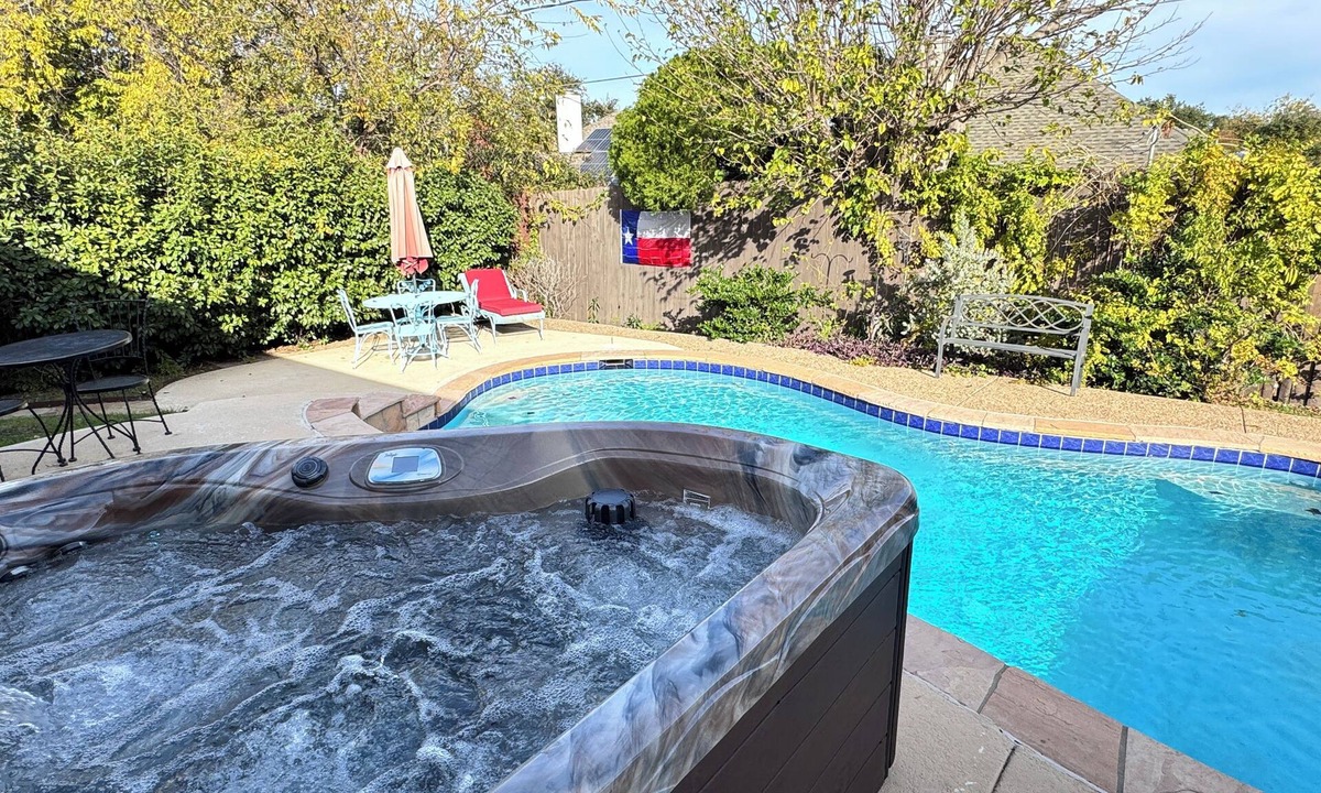 Southwest Arlington House | Private Hot Tub & Pool, Fenced Yard, & Walking Distance To Shopping