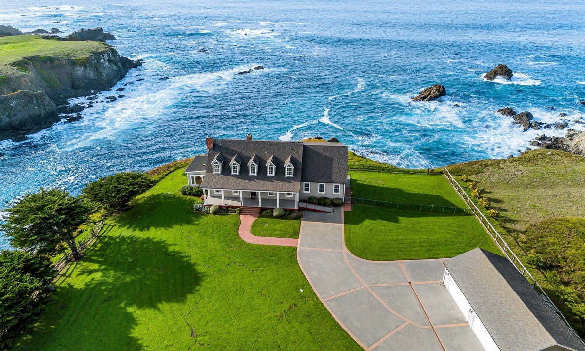 Caspar House | Private, oceanfront, blufftop sanctuary on 8 acres with stunning sunset views
