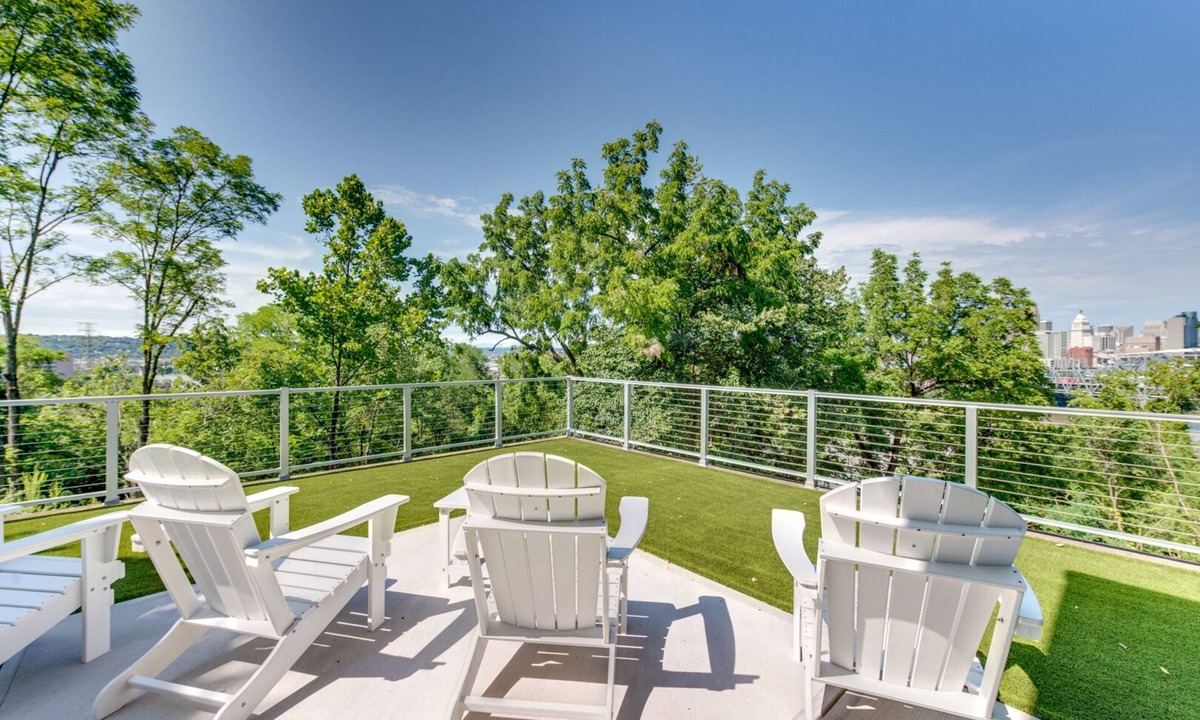 Covington House | Private retreat with great views of downtown Cincinnati