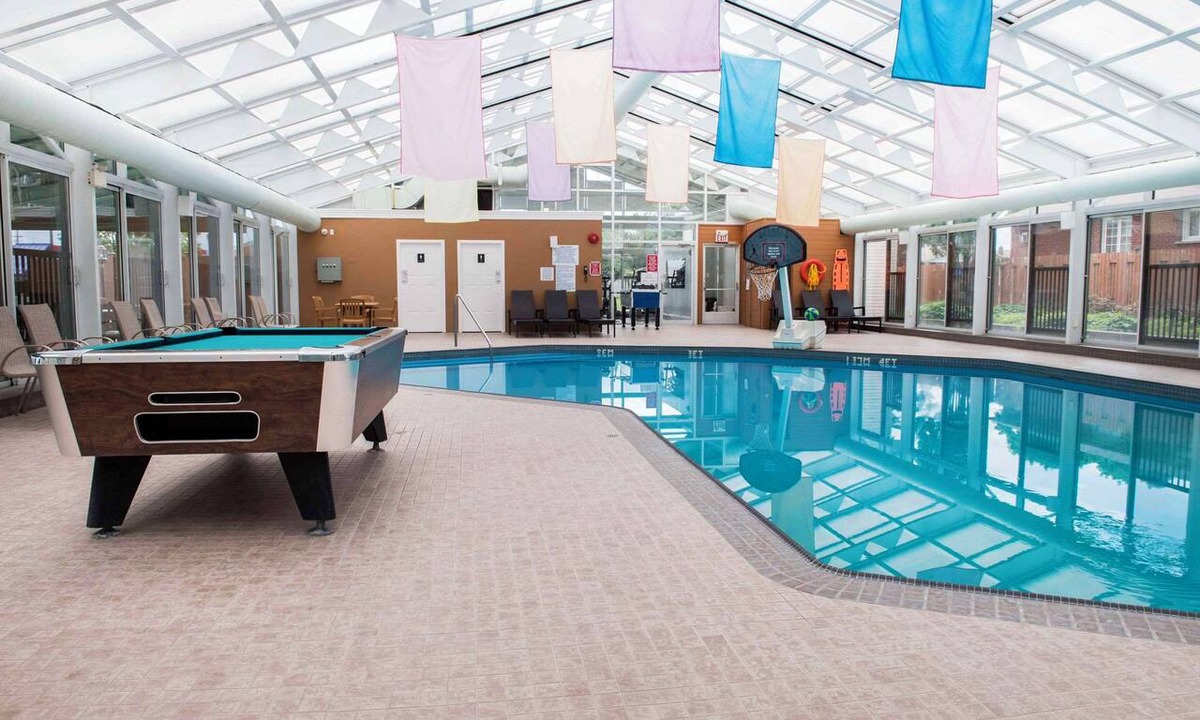 Pembroke Hotel | Quality Inn and Conference Centre