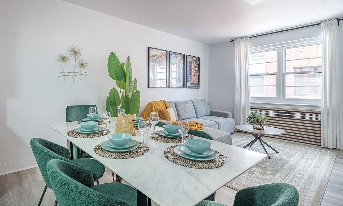 Golden Square Mile Apartment | Refined Downtown Retreat Free Parking