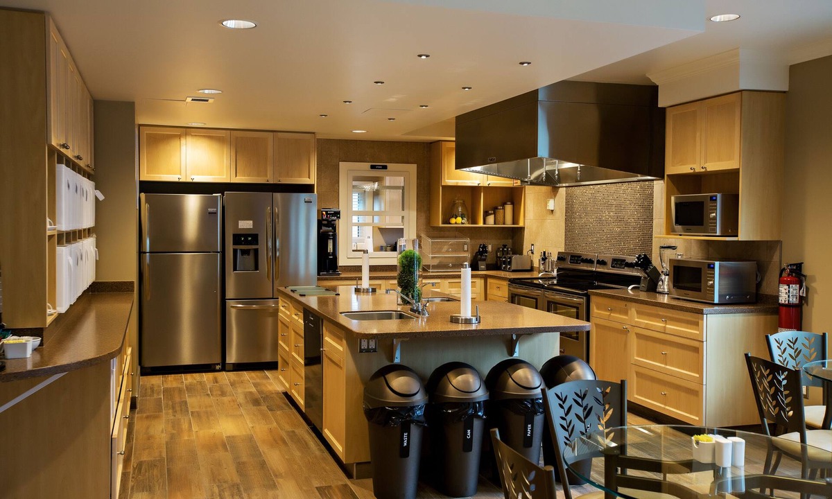 Saskatoon Downtown Hotel | Refresh Inn & Suites