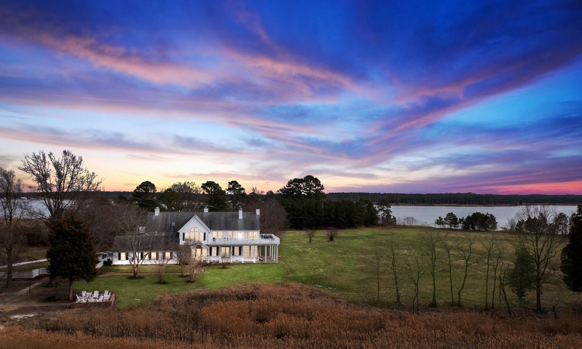 Cambridge House | Remarkable waterfront property on 270 acres
