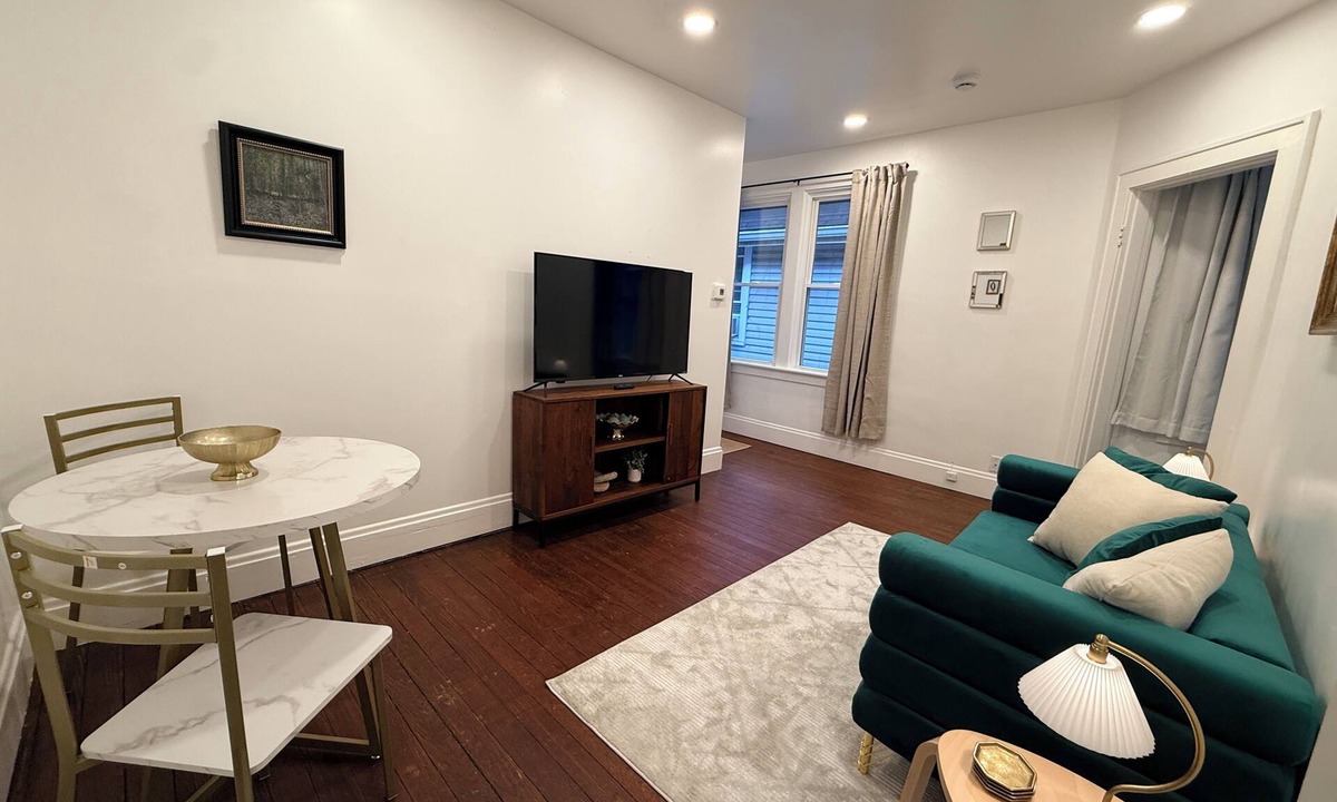St. Bernard Apartment | Renovated 2BR - Workspace - Near UC Med & Cincy
