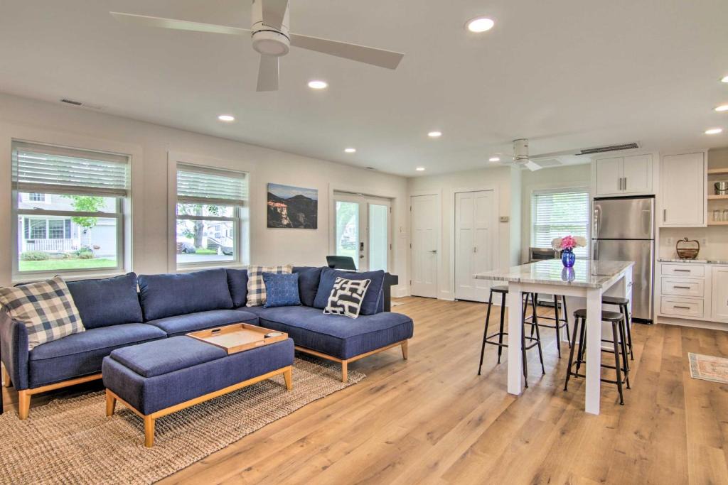 Cambridge House | Renovated Cambridge Retreat with Patio and Grill!