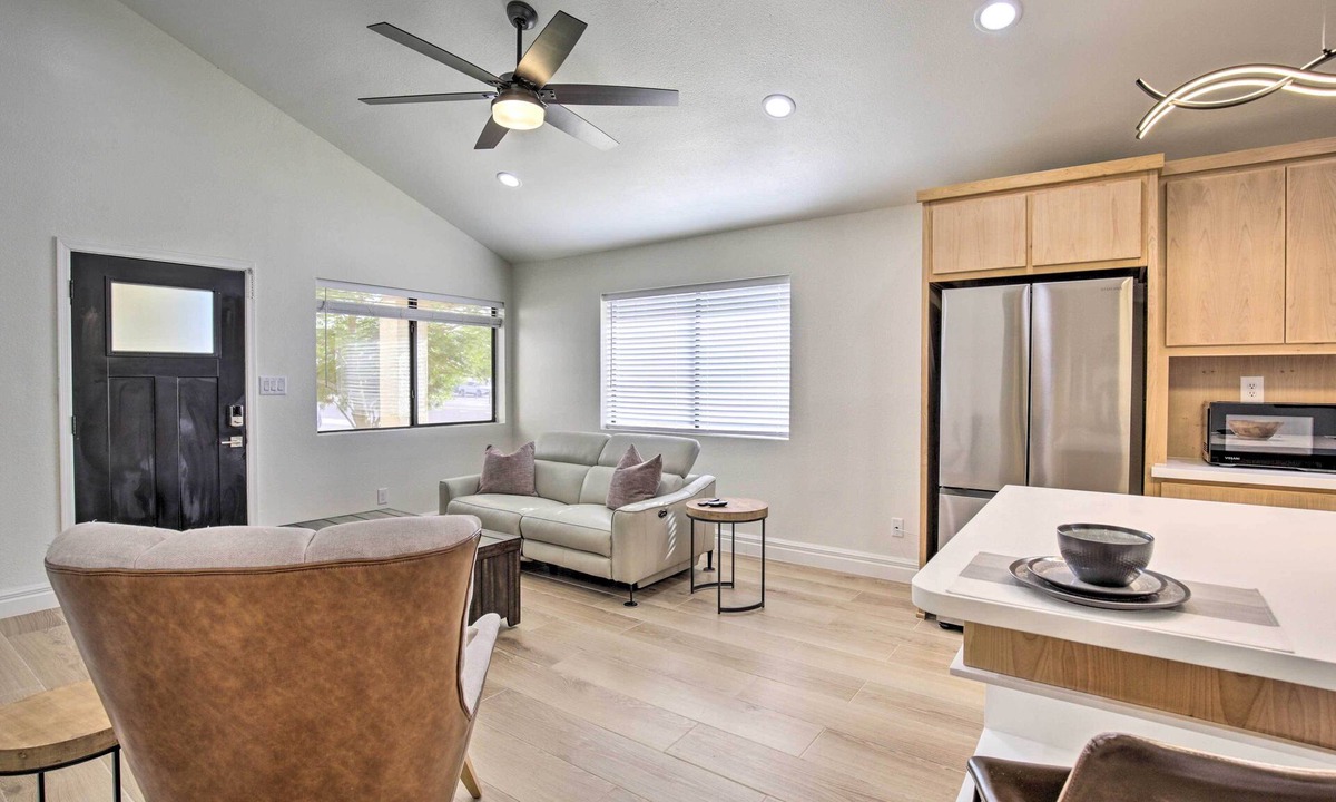 Yuma Apartment | Renovated Yuma Home w/Community Pool!