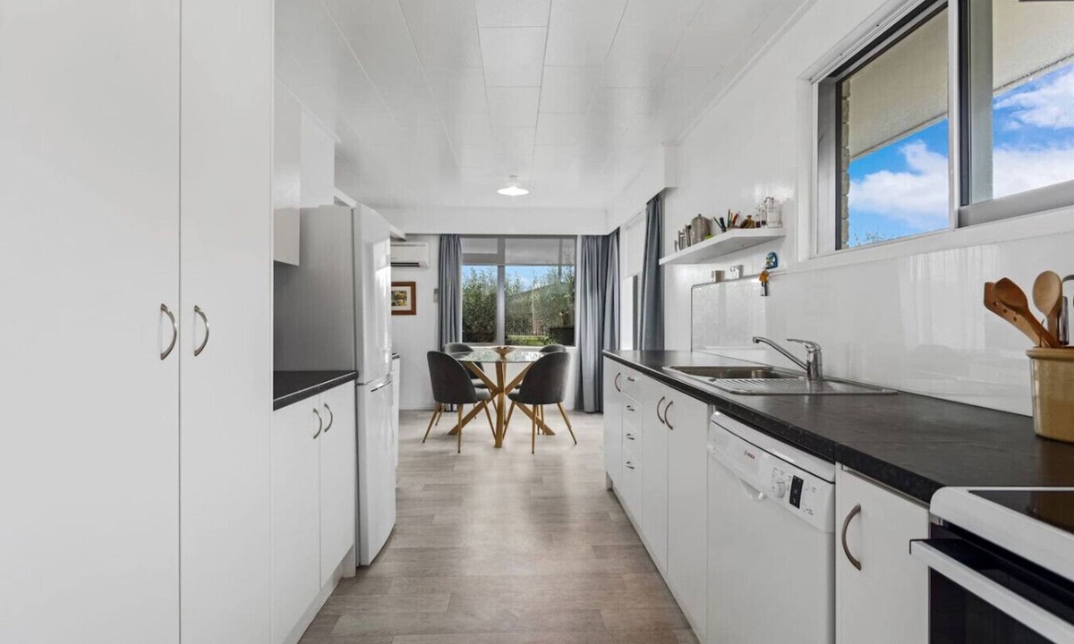 Waiotahi Apartment | Rest Stop on Richard Street