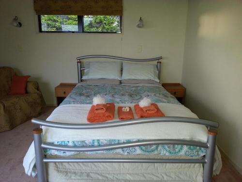 Waiotahi Bed & Breakfast | Ridgehaven Accommodation