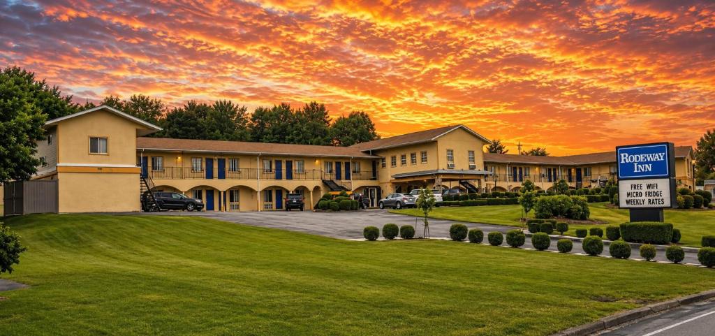Somerset Hotel | Rodeway Inn
