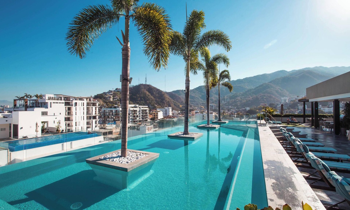 Emiliano Zapata Condo | Romantic Zone 1BR + Flex | Pool + Gym + Workspace
