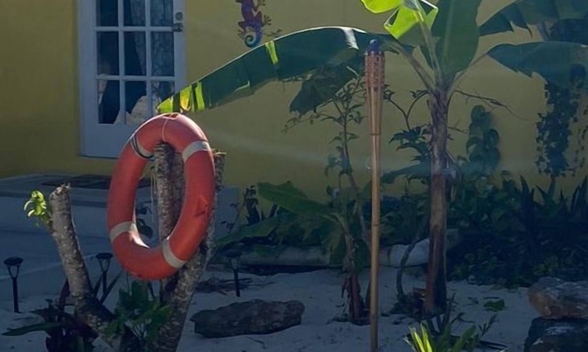 Rock Sound Bed & Breakfast | Rosebud