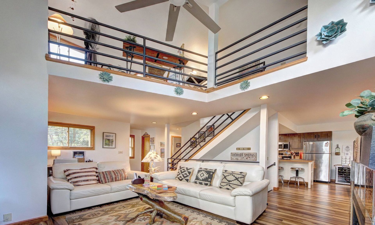 West Colorado Springs House | Secluded Mountain Retreat ~ Walk to Garden of Gods!