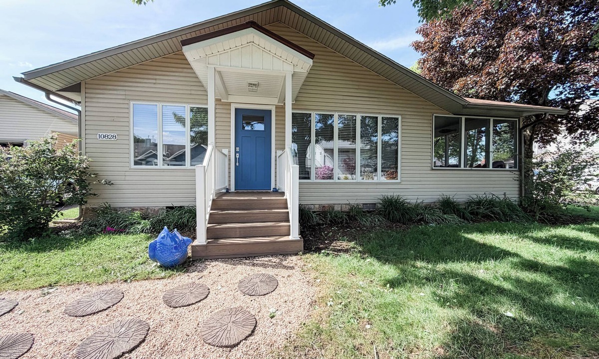 Conneaut Lakeshore House | Serene 4-bedroom house in Conneaut Lake. Lake and dock access
