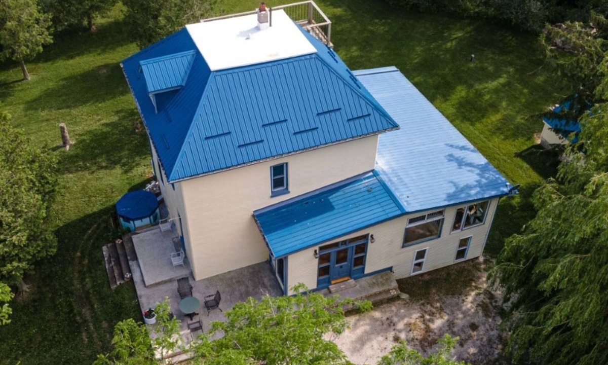 Ashfield-Colborne-Wawanosh House | Shamrock Cottage near Lake Huron on Ontario's sandy west coast!