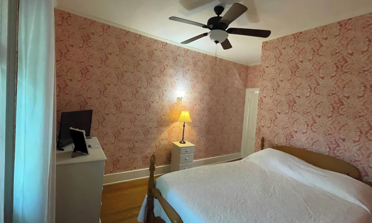Westfield Bed & Breakfast | Simple and Comfortable Double Bedroom Escape - at the YWCA Westfield