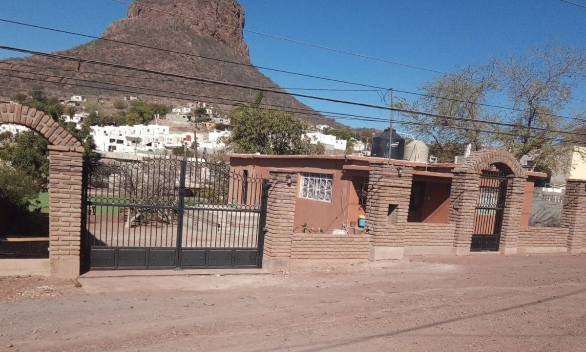Guaymas House | Simple and warm, with yard, parking space. Near elementary and middle school.