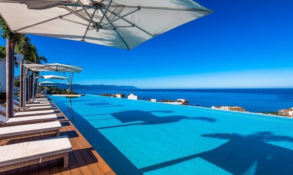 Alta Vista Condo | SOHO PV - 712 | 2BR Condo & Great Rooftop in PV