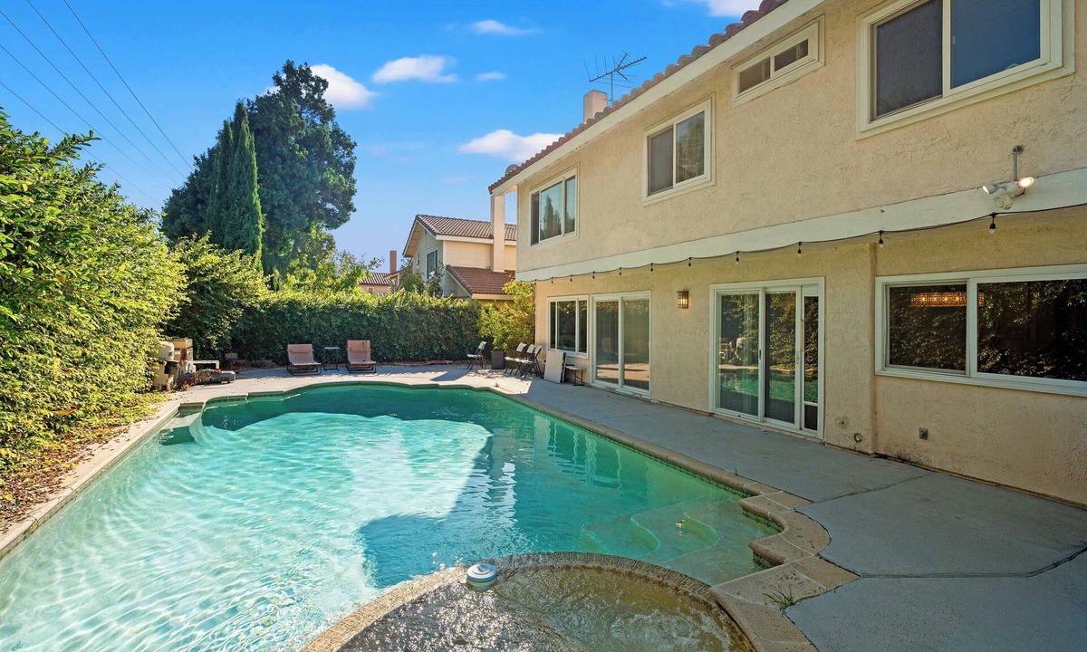 Cerritos House | Spacious 3BR Family Retreat w Private Pool