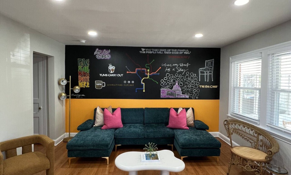 North Michigan Park House | Spacious 3BR Home Near Metro – Pet-Friendly & Perfect for Groups