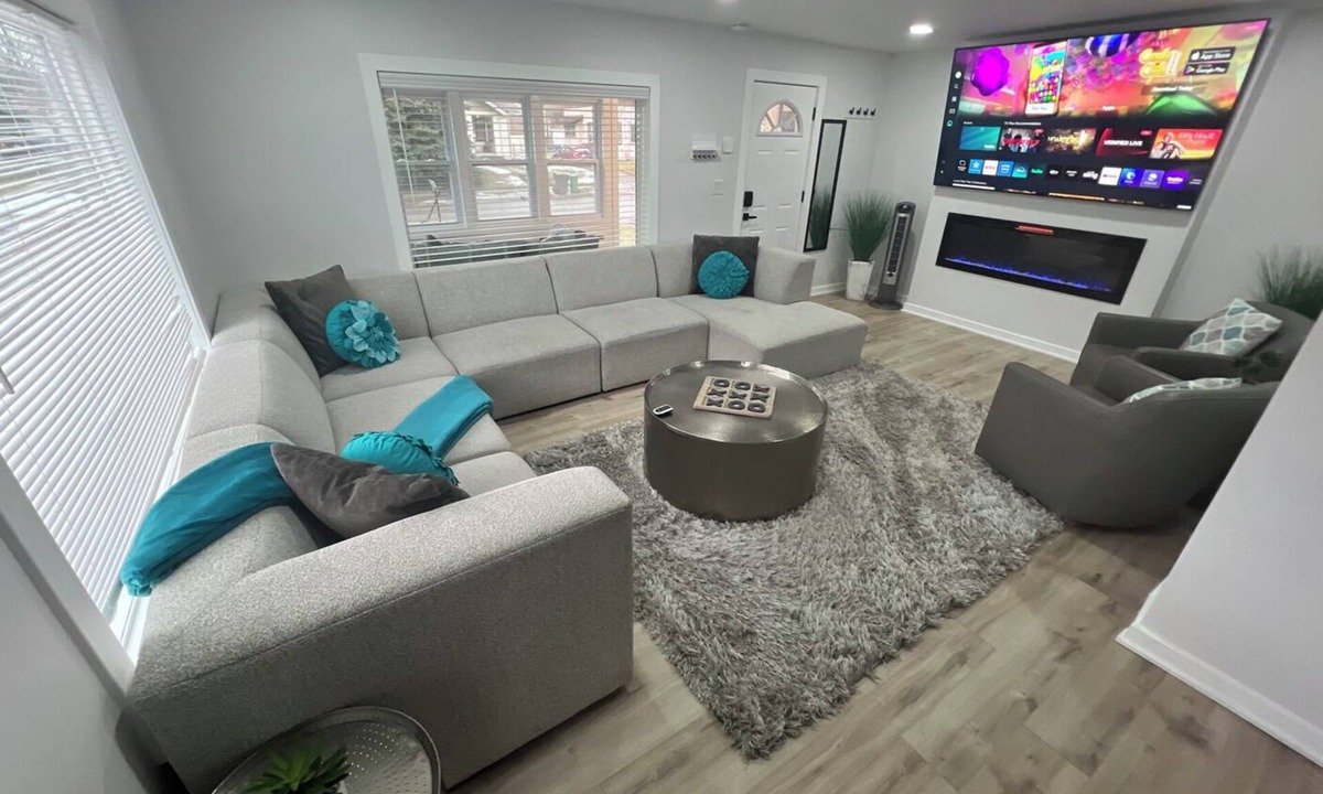 Ericsson House | Spacious 3BR Near Light Rail, Minutes to Downtown & MOA