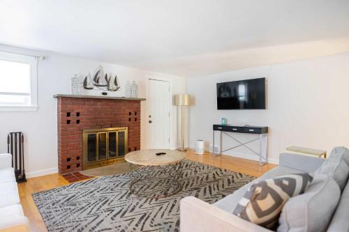 Wayland House | Spacious 4 bedroom home with large yard