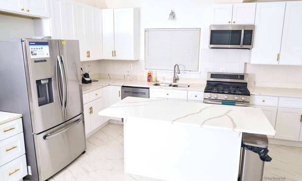 Hillandale House | Spacious 5-bedroom house in serene Silver Spring with AC