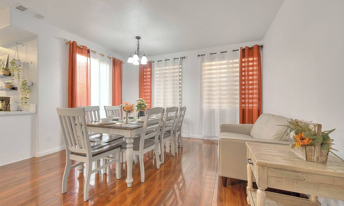 West Covina House | Spacious 5BR/3BA Family Home Sleeps 12/Near Pasadena, Arcadia & LA