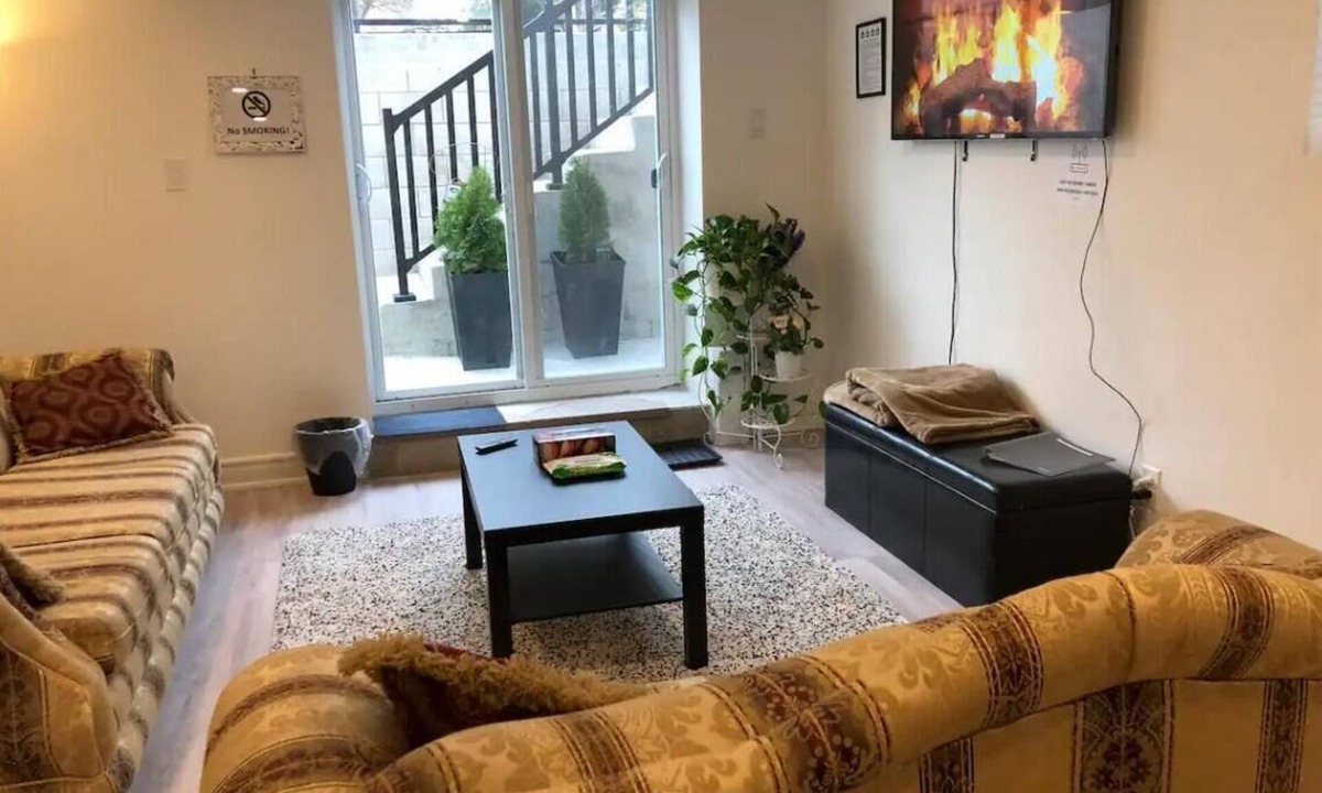 Whitby Apartment | Spacious and private 2 bedroom unit with private entrance