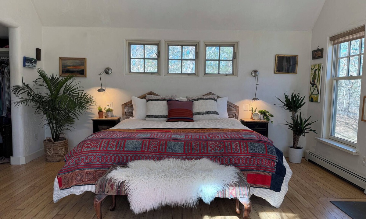 West Tisbury House | Spacious, light filled 3-bedroom post & beam in West Tisbury steps to bike path