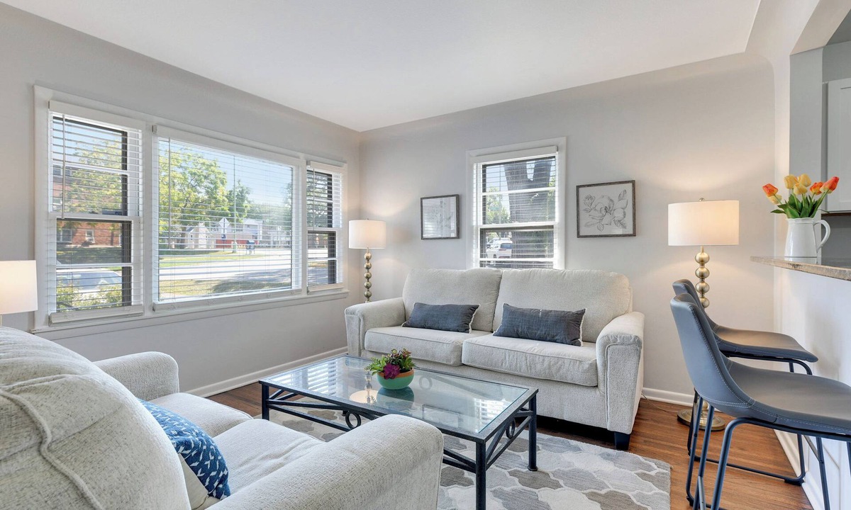 Brooklawns House | Spacious modern & central 3 bed/2 bath Renovated Garage W/D Pet-Friendly
