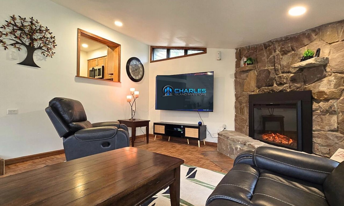 Vienna House | Spacious Pet-Friendly Pool Home