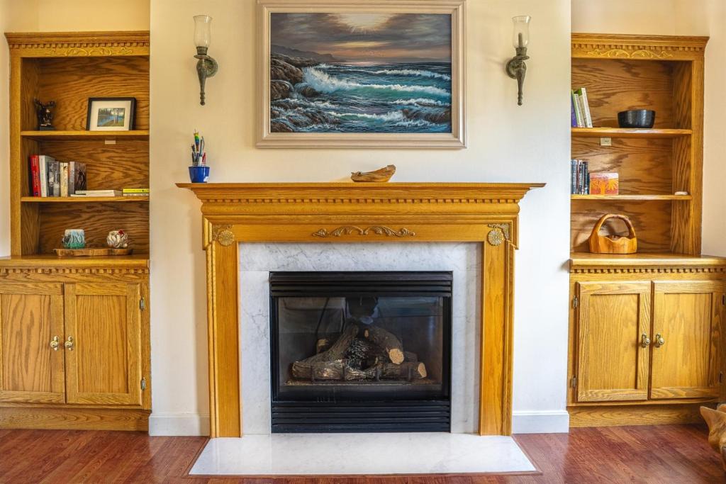 Southwest Harbor House | Spacious Private Estate Pets & Fire Pit