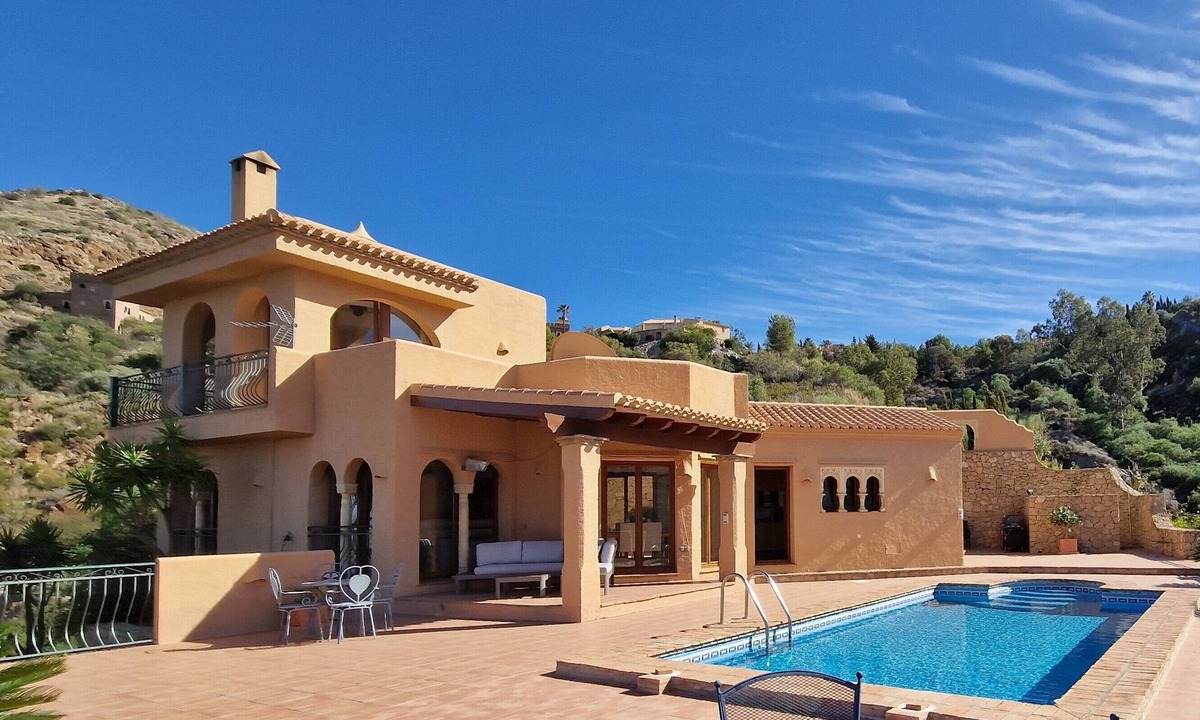 Turre Villa | Spectacular mountain views in a romantic location. Close to Mojacar beaches.