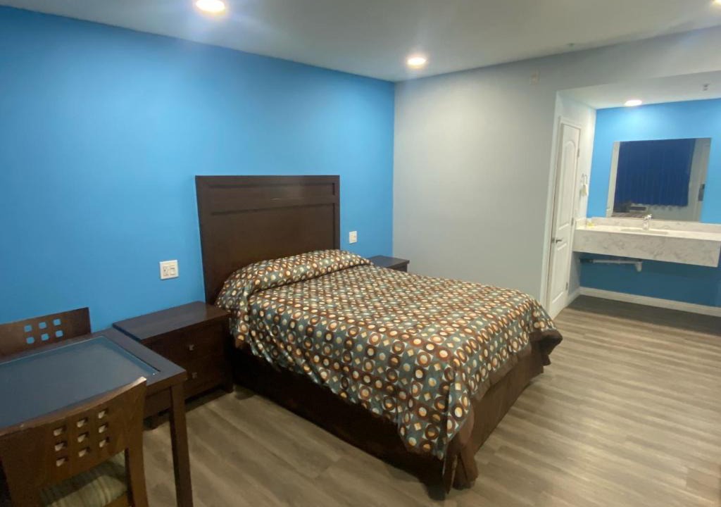 East Side Costa Mesa Hotel | Star Inn Motel