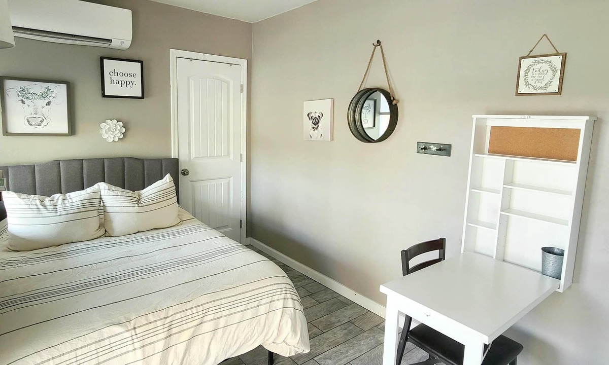 Peter Howell Apartment | Stay near UAZ in Tucson's cozy 1-bedroom