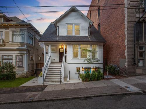 Nob Hill House | Stay Portland - 7BR 1906 Carl & Margaret Hoeber World's Fair House