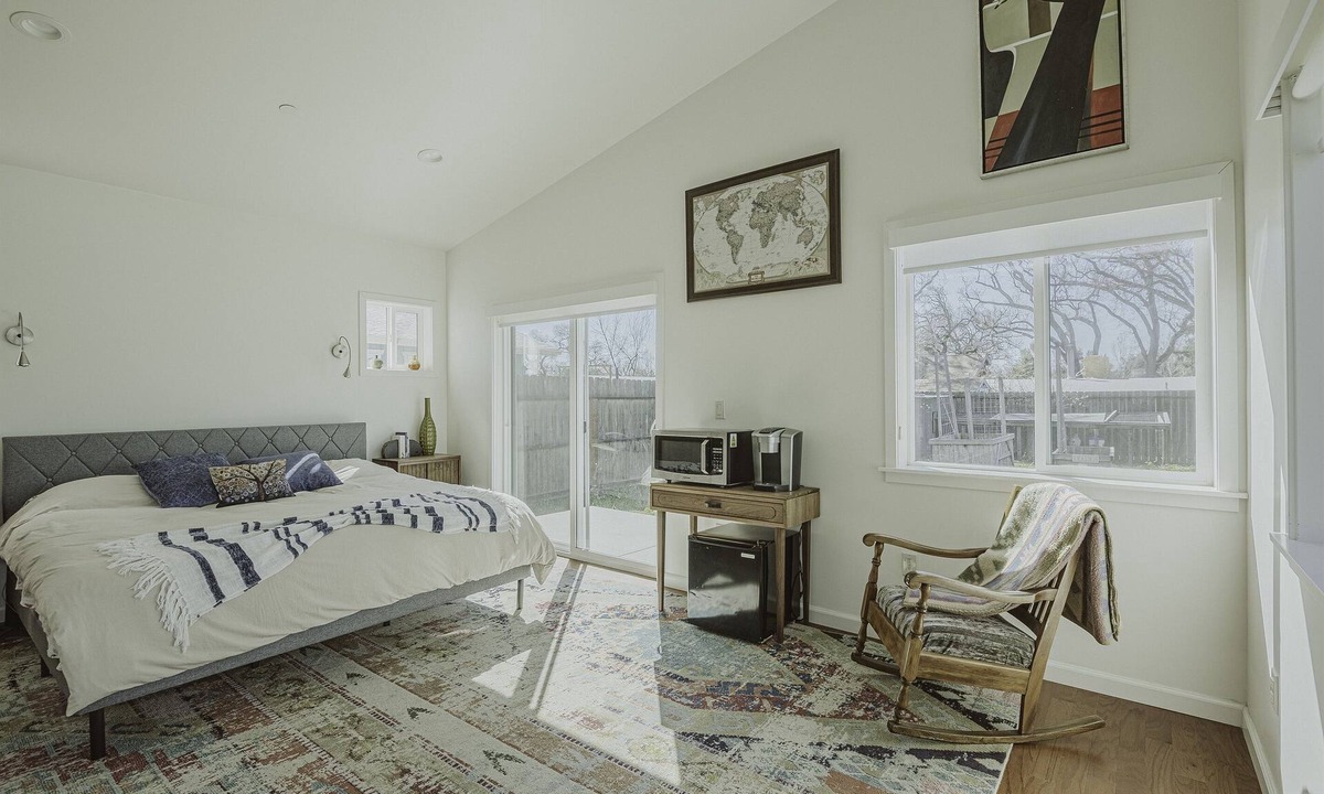 Templeton Apartment | Studio with Style-Walk to town, Bike to Wineries