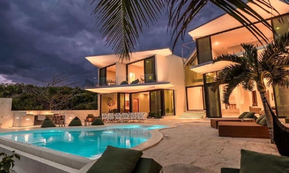 Akumal Villa | Stunning Caribbean View with Entrance to Yal-ku Lagoon Akumal