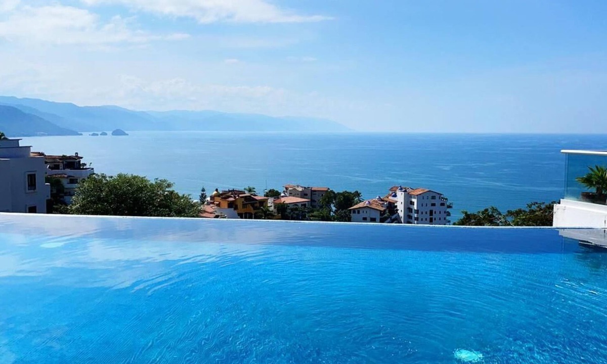 Conchas Chinas Apartment | Stunning ocean view, Beautiful pendhouse condo,