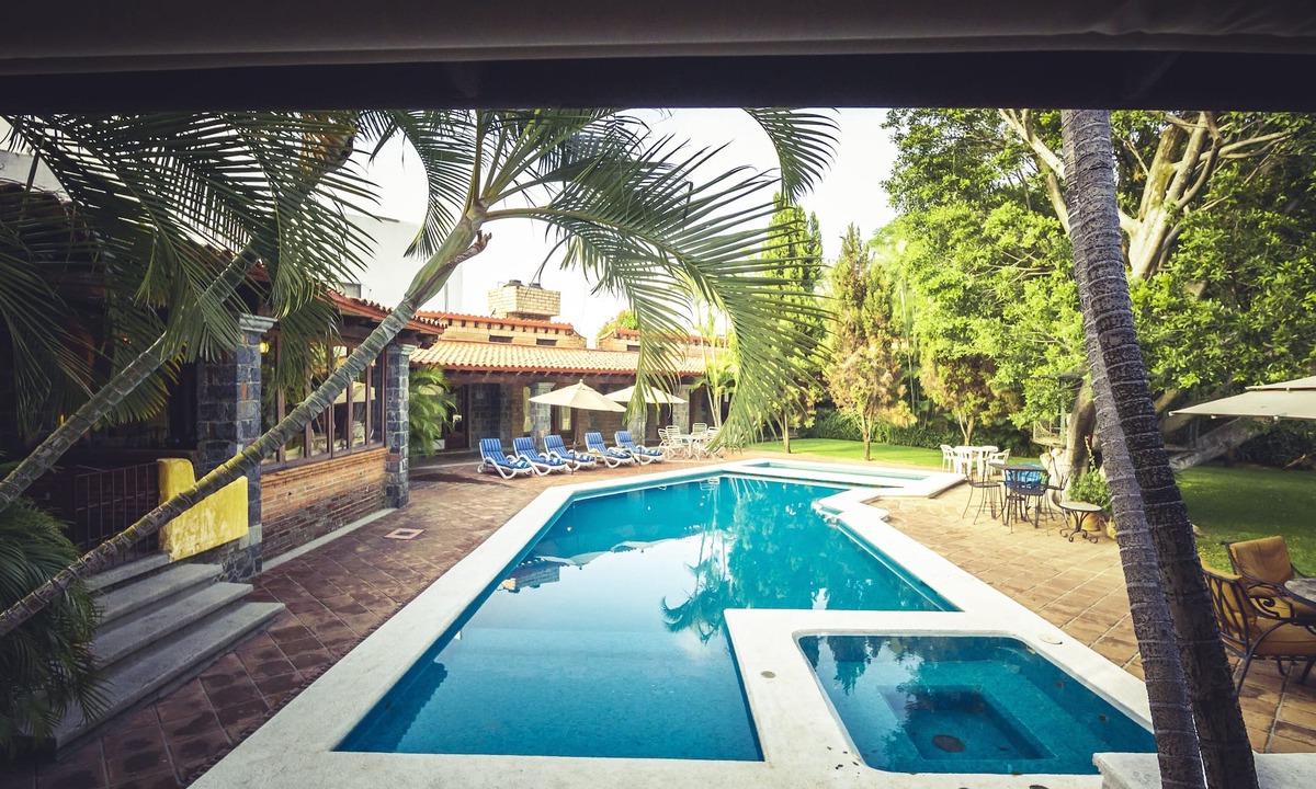 Cuernavaca Villa | Stunning property, with wide open spaces, beautiful pool.