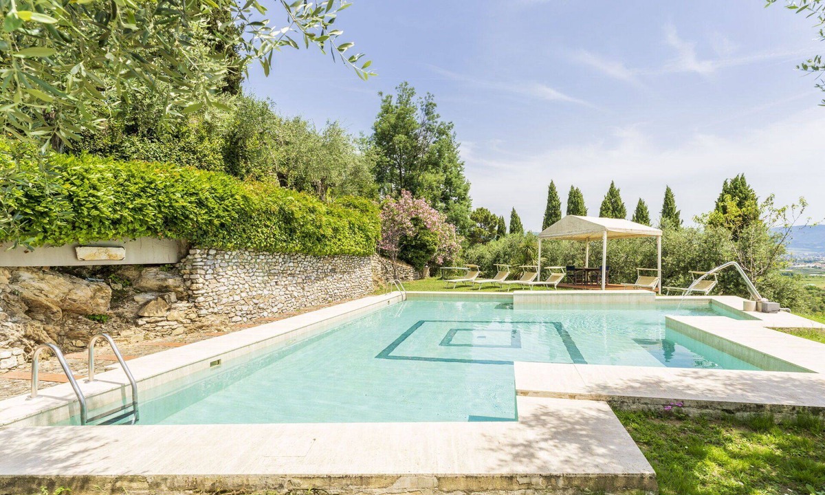 Pistoia Villa | Stunning villa with A/C, WIFI, private pool, TV, terrace, pets allowed and panoramic view