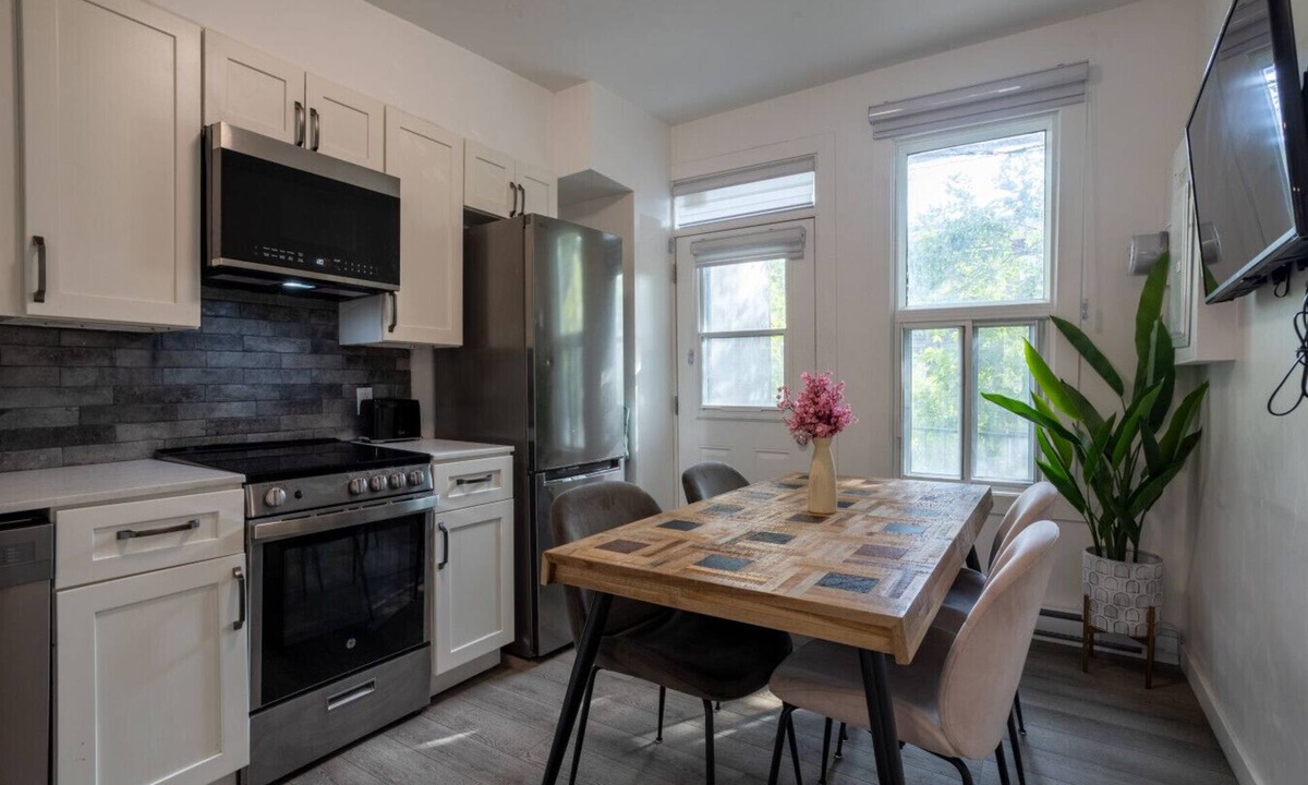 Sainte-Marie Apartment | Stylish 4BR Unit Near Plateau & DT MTL