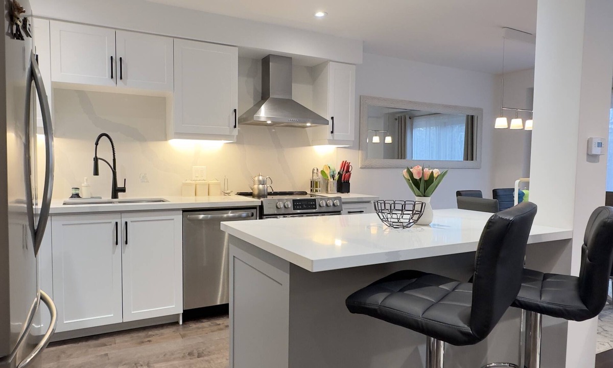 Richmond Hill House | Stylish Home North of Toronto w/2 Parking