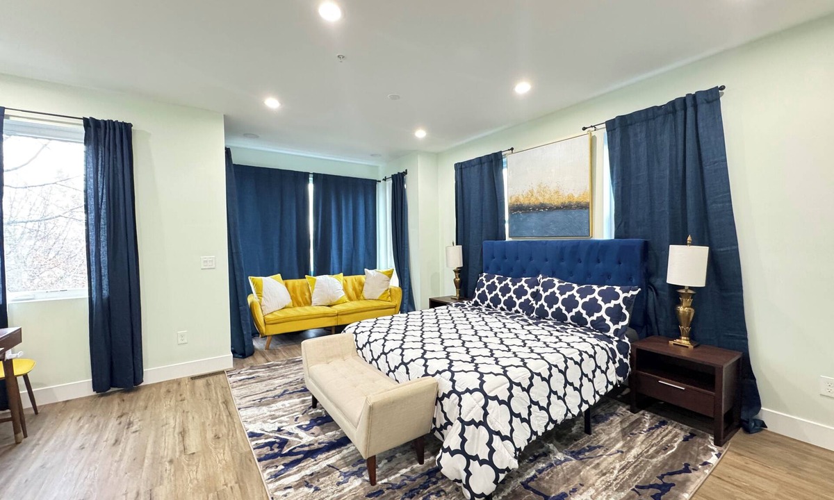 Washington House | Stylish Spacious 4BR Home w/Parking in DC